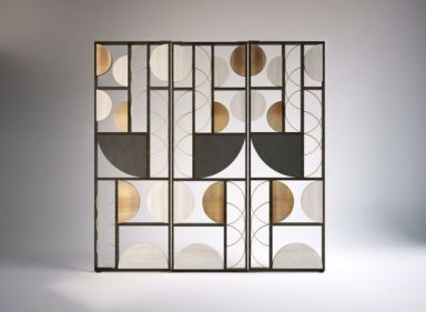 Composition géométrique avec cercles et formes semi-circulaires, ton neutre et doré.